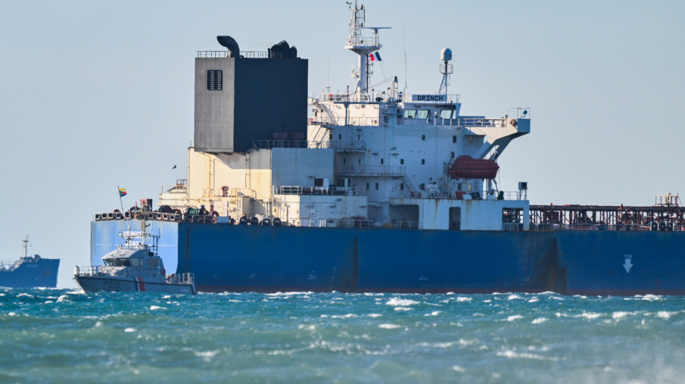 Moskwa obchodzi sankcje. Francja odblokowała rosyjski tankowiec po grzywnie