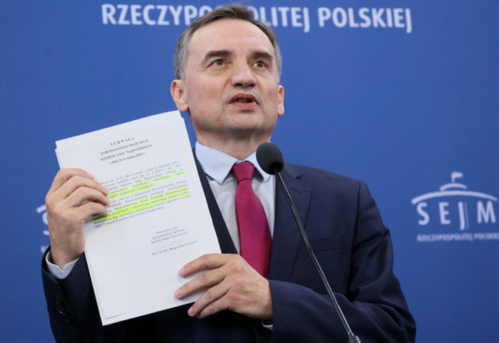 Koalicja składa wniosek o postawienie Ziobry przed Trybunałem Stanu. 51 zarzutów, 250 stron