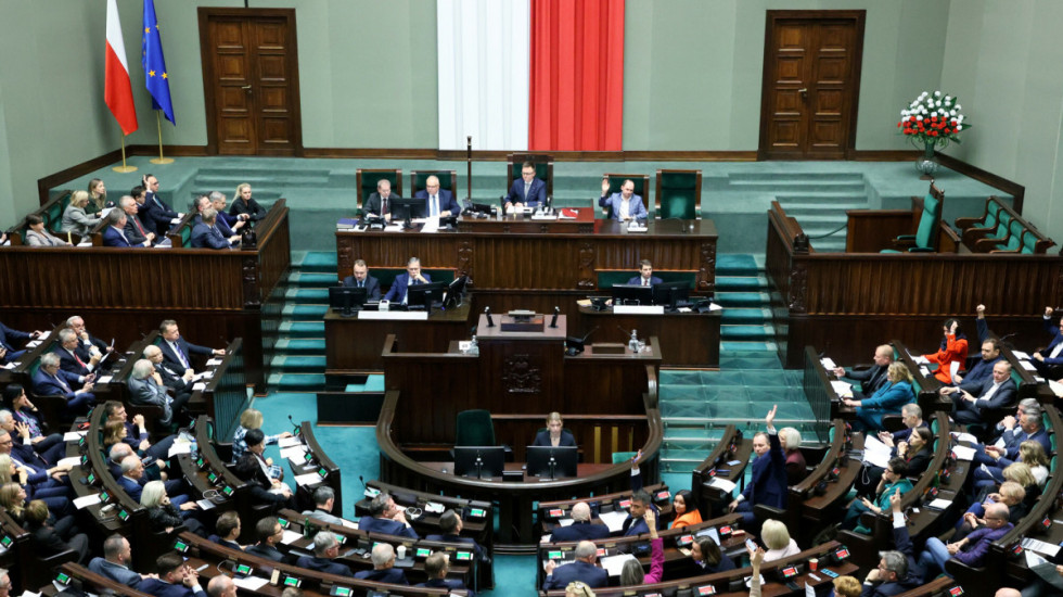 Polityczne przetasowania przed wyborami 2027 r. Politolodzy oceniają co mogą oznaczać