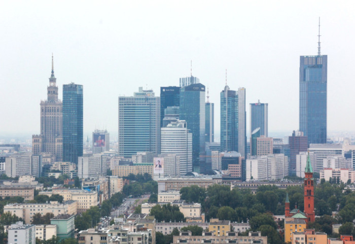 Ceny najmu mieszkań dyskretnie spadają. Najdroższa Warszawa