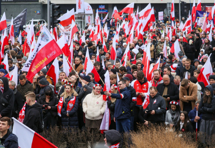 Polacy coraz chętniej pomagają. "Z potrzeby serca"