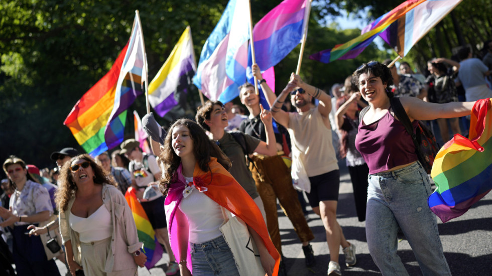 Portugalia zakazała wywieszania flag "o charakterze ideologicznym, partyjnym lub stowarzyszeniowym"
