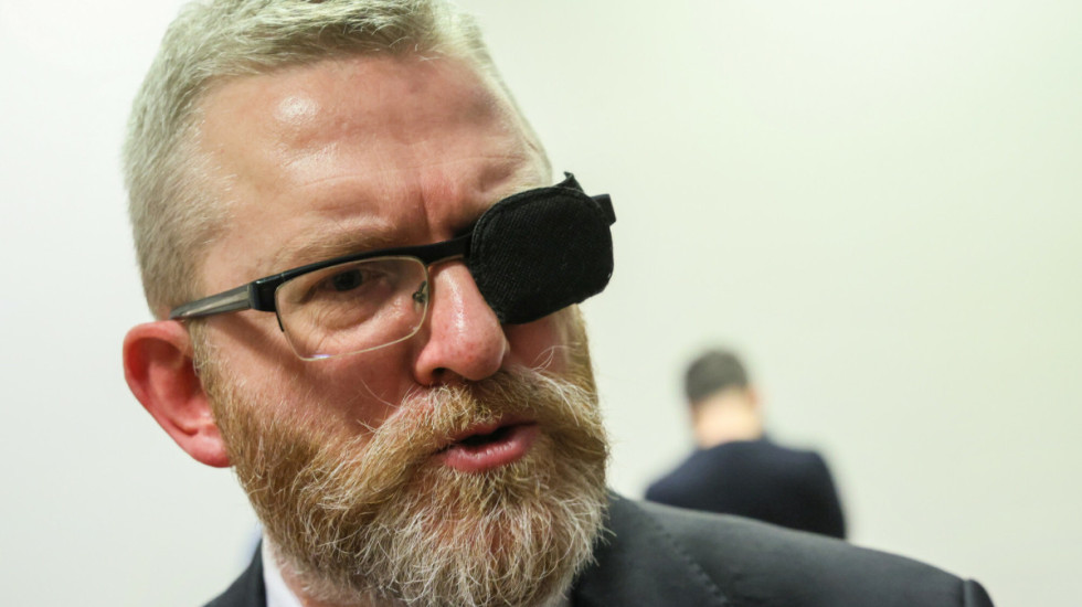 Prokuratura we Wrocławiu chce zatrzymać i siłowo doprowadzić Grzegorza Brauna. Pisze do szefowej PE