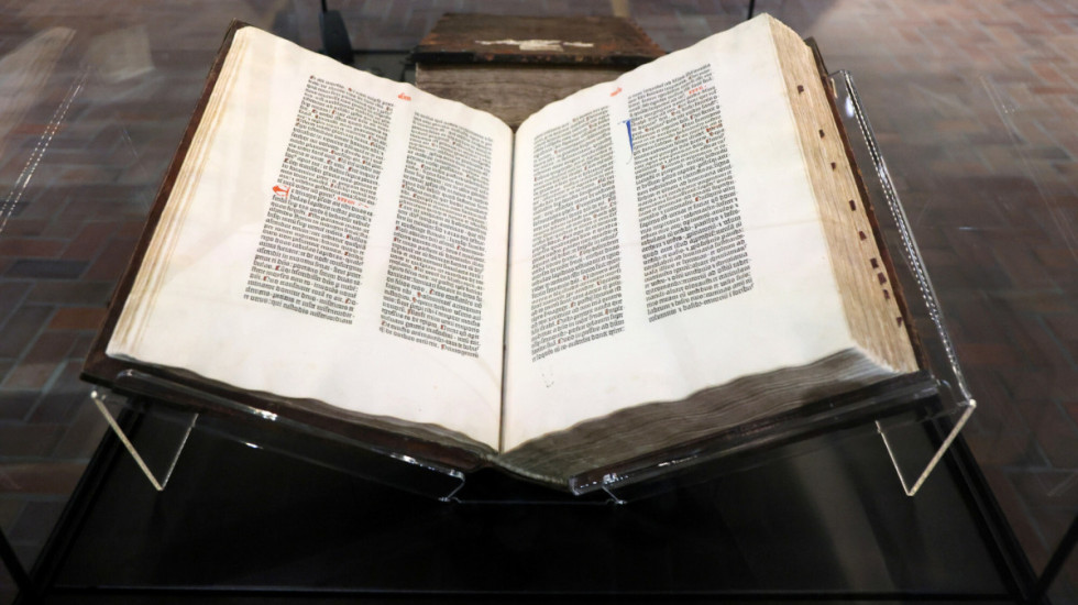 Nowa Czytelnia Biblijna KUL otwarta. Ponad 8 tys. woluminów i bezcenne zabytkowe Biblie