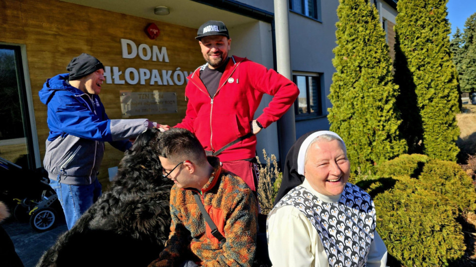 Działalność znanych sióstr z Broniszewic zagrożona? Nowy projekt ministerstwa rodziny uderza w DPS-y