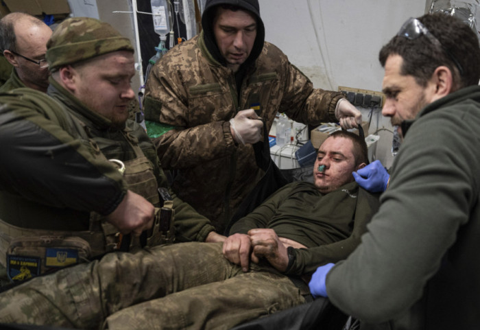 Zmiana podejścia do medycyny pola walki. "Martwy ratownik nie uratuje nikogo"