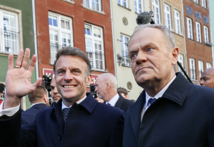 Politico: Tusk i Macron rozmawiali o możliwości wspólnych ćwiczeń związanych z odstraszaniem nuklearnym