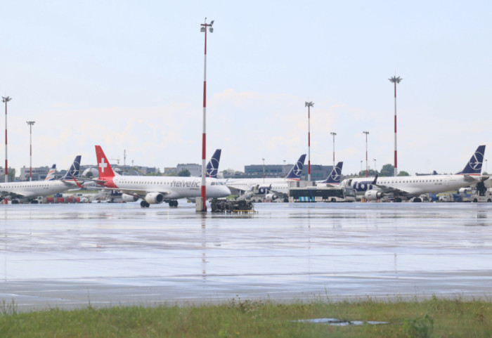 Paliwo lotnicze drożeje. Jest mniej połączeń, a bilety są droższe