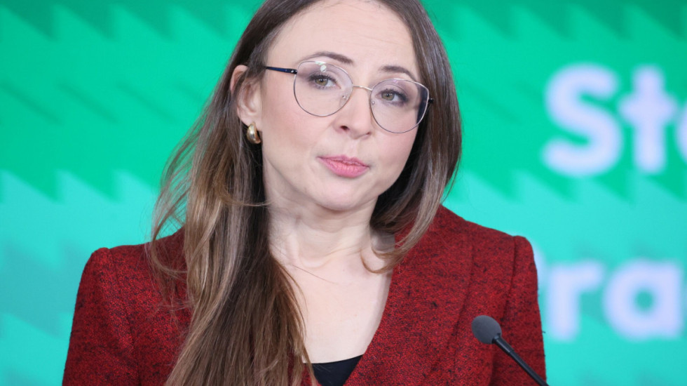 Minister Pracy: 450 tys. śmieciówek powinno być umowami o pracę