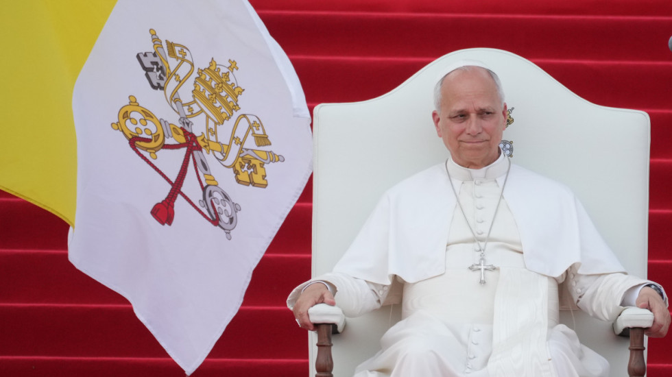 Większe poparcie Amerykanów dla Leona XIV niż dla Donalda Trumpa. Chodzi o wojnę w Iranie