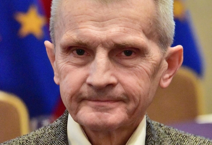 Polacy twierdzą, że koalicja przetrwa do końca kadencji. Komentarz prof. Domańskiego dla Newsmax Polska