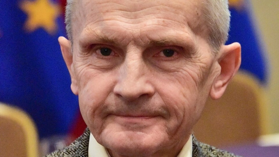 Polacy twierdzą, że koalicja przetrwa do końca kadencji. Komentarz prof. Domańskiego dla Newsmax Polska