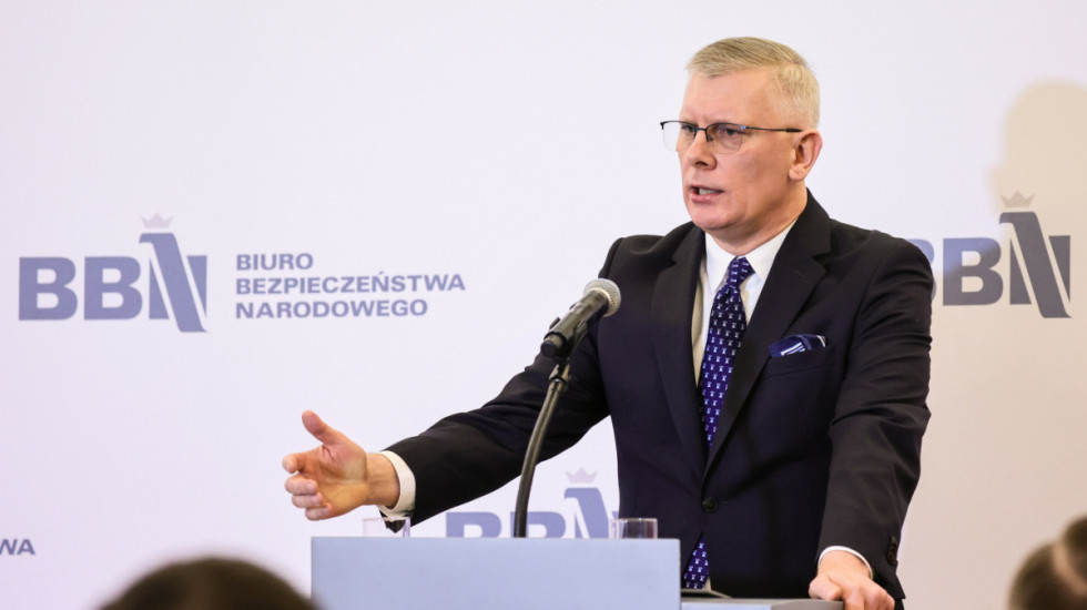 Lawina komentarzy po dymisji prof. Cenckiewicza