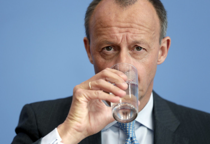 Kanclerz Merz łamie tabu i mówi wprost: emerytura już nie wystarczy na życie