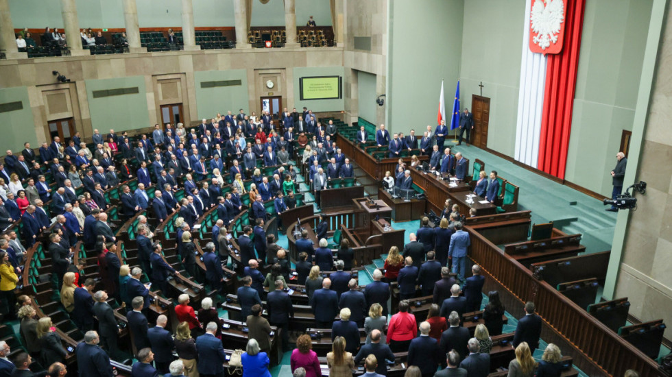Sondaż. PiS zbliża się do PO. Wkrótce mijanka?