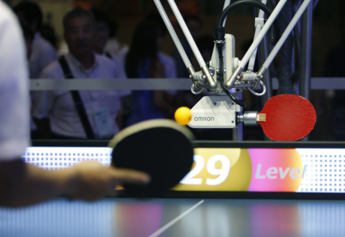 AI uczy się grać w tenisa stołowego. Pokona profesjonalnych zawodników?