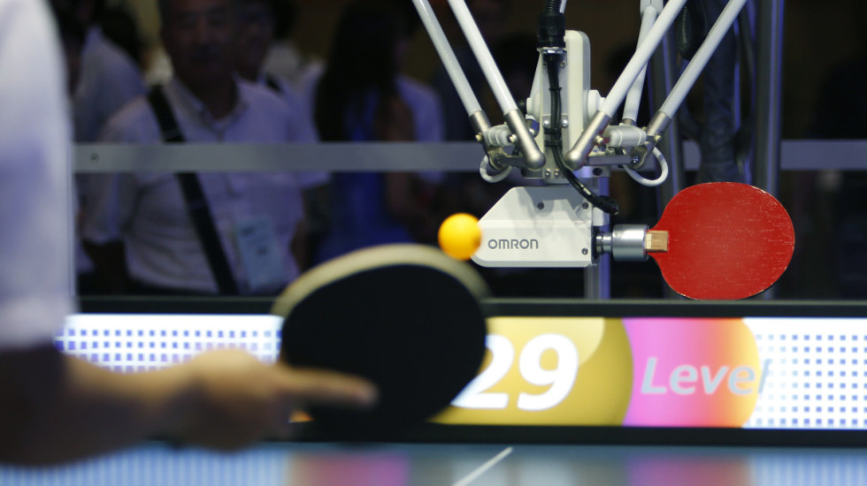 AI uczy się grać w tenisa stołowego. Pokona profesjonalnych zawodników?