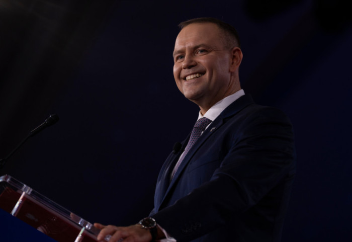 Niemal 50/50. Polacy podzieleni w kwestii oceny prezydenta Karola Nawrockiego.