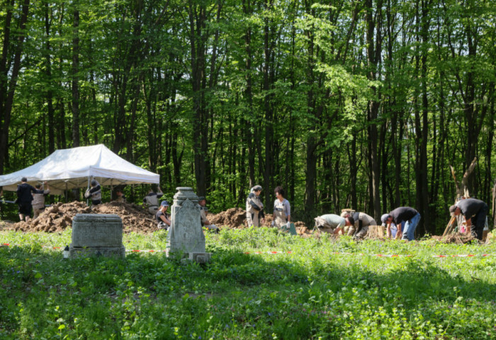 Szef Ukraińskiego IPN: szczątki czterech osób znalezione na Wołyniu