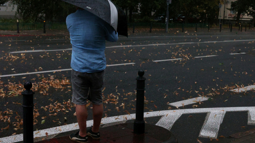 Silny wiatr w 9 województwach. IMGW wydało ostrzeżenie