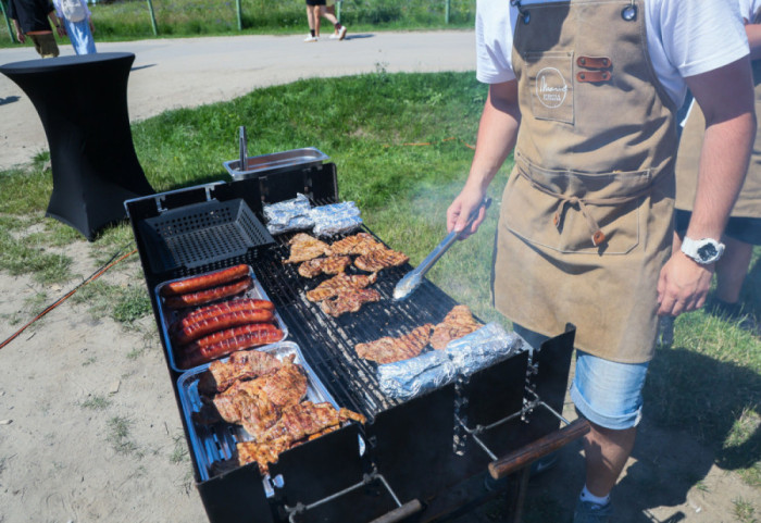 Grillowanie czy praca? Sprawdź, co miliony Polaków będą robić w 1 maja