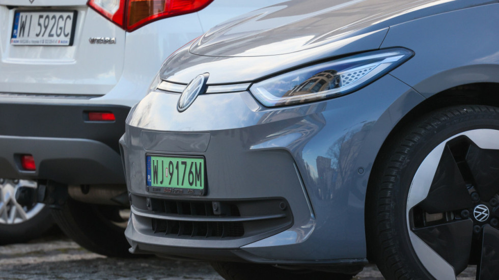 Rewolucja w rejestracji pojazdów. Od 2027 roku zarejestrujesz auto bez wychodzenia z domu