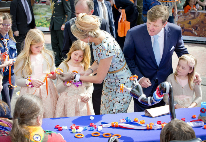Pomarańczowy festyn dla holenderskiego króla Wilhelma-Aleksandra