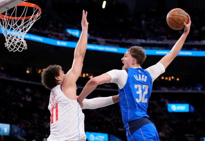 NBA: Cooper Flagg Debiutantem Roku! Młody gwiazdor Dallas wygrał o włos z Konem Knueppelem z Charlotte Hornets