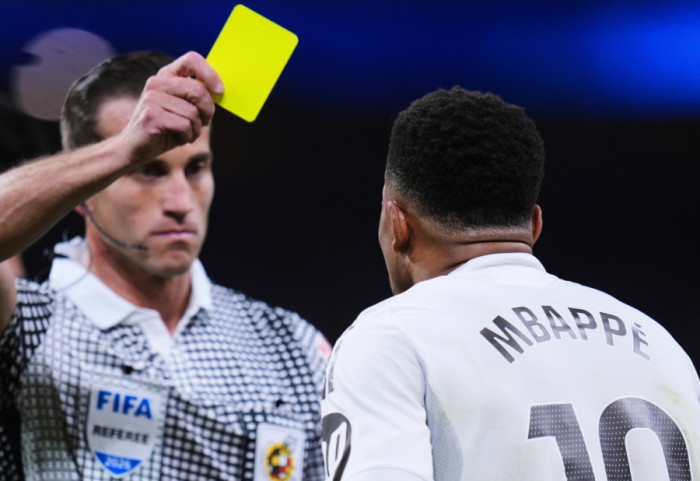 FIFA: Zmiana w przepisach dotyczących żółtych kartek