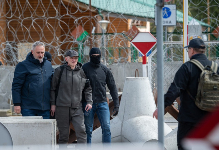 Kogo uwolniono oprócz Poczobuta? I kogo oddaliśmy w zamian?