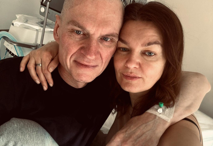 Andrzej Poczobut jest już z rodziną. Przechodzi badania w warszawskim szpitalu