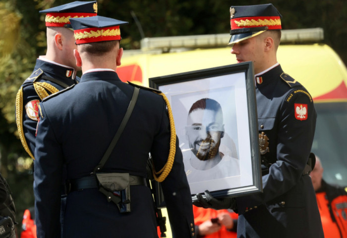 W Sosnowcu trwa pogrzeb Łukasza Litewki. Zmarłego posła żegna para prezydencka i premier