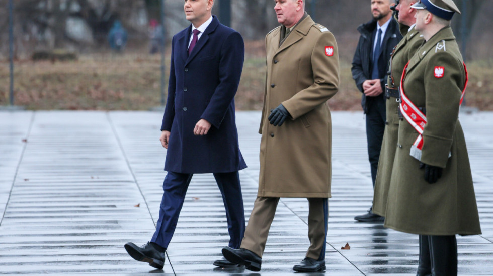 W Dniu Flagi Nawrocki wręczy nominacje generalskie. Czy to zamknie spór na linii prezydent-rząd