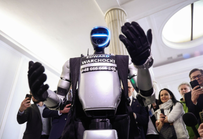 Rządowy projekt ustawy wdrażającej AI Act trafił do sejmowej komisji