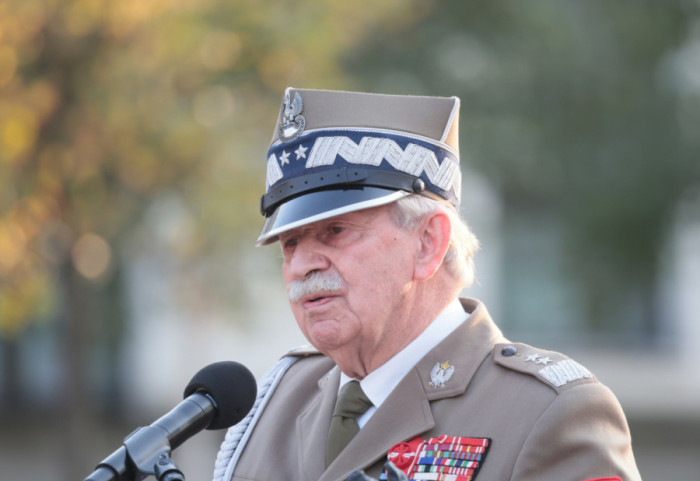 USA wycofają żołnierzy z Niemiec? Gen. Komornicki dla Newsmax Polska: W naszym interesie jest, by trafili do Polski