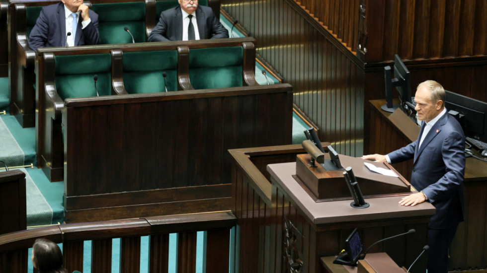 Sondaż: KO prowadzi, ale koalicja rządowa traci większość