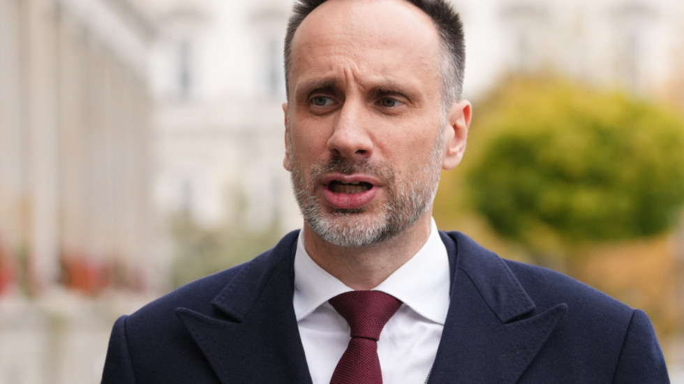 Źródła Newsmax Polska: Kowalski próbował wycofać rezygnację, ale się spóźnił