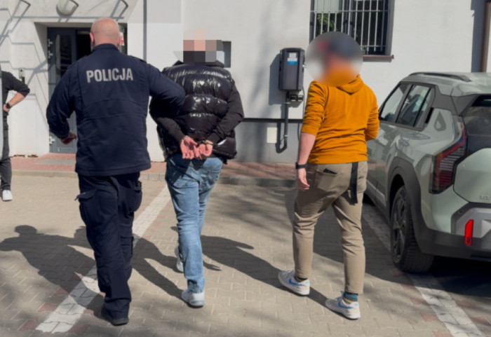 Brutalne pobicie w warszawskim metrze. Sprawca wypuszczony