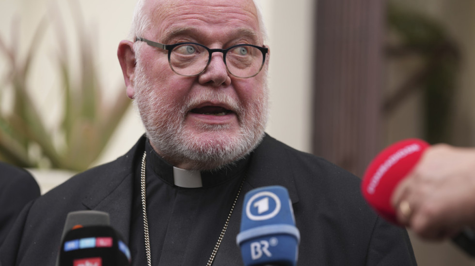 Niemiecki kardynał zezwala na błogosławienie par homoseksualnych