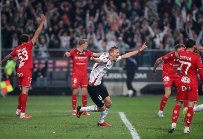 Gol w ostatniej sekundzie doliczonego czasu dał zwycięstwo Legii nad Widzewem. Adamski bohaterem