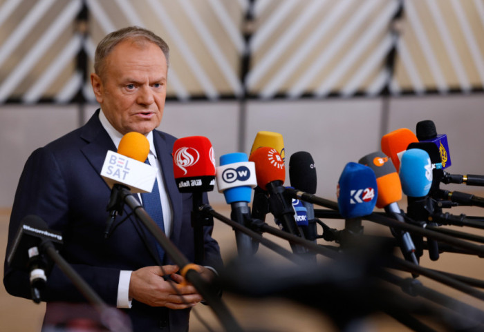 Tusk reaguje na decyzję USA. "Sygnał ostrzegawczy"