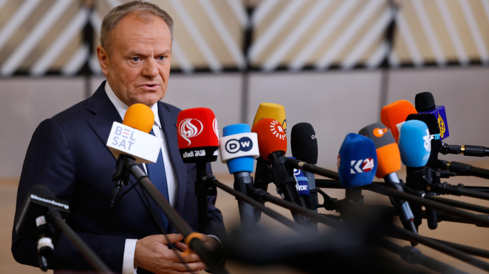 Tusk reaguje na decyzję USA. "Sygnał ostrzegawczy"