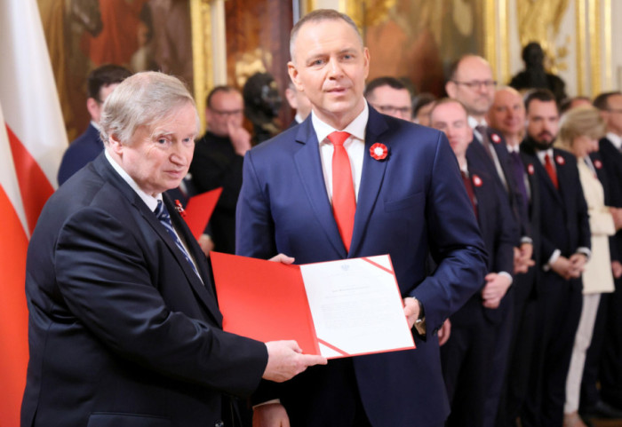 Prof. Piotrowski dla Newsmax Polska: przede wszystkim trzeba respektować konstytucję