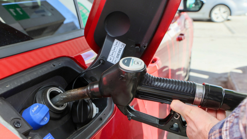 Maksymalne ceny paliw lekko w górę: benzyna 95 za 6,49 zł, 98 za 6,99 zł, diesel do 7,31 zł za litr