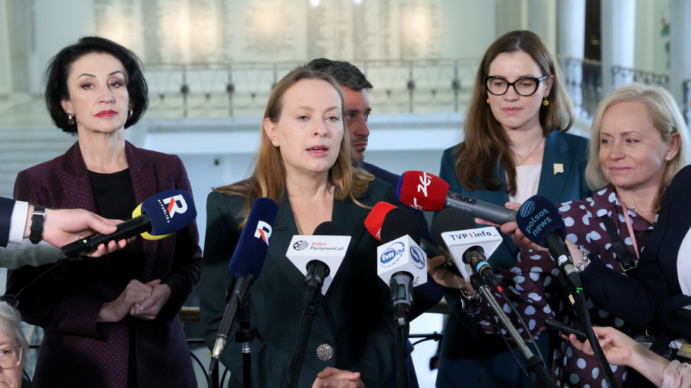 Chodzą słuchy o polowaniu KO na posłów Polski 2050. Pełczyńska-Nałęcz potwierdza