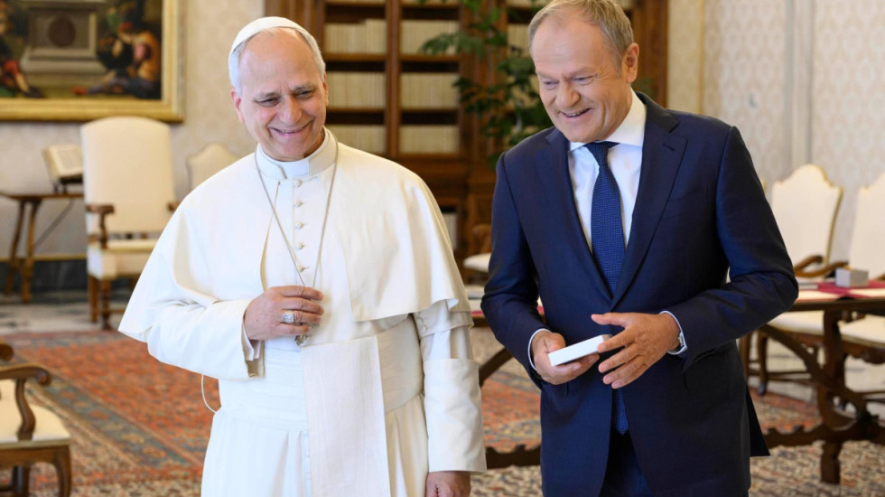 Tusk w Watykanie: rozmowy o relacjach państwo–Kościół i wojnie na Ukrainie