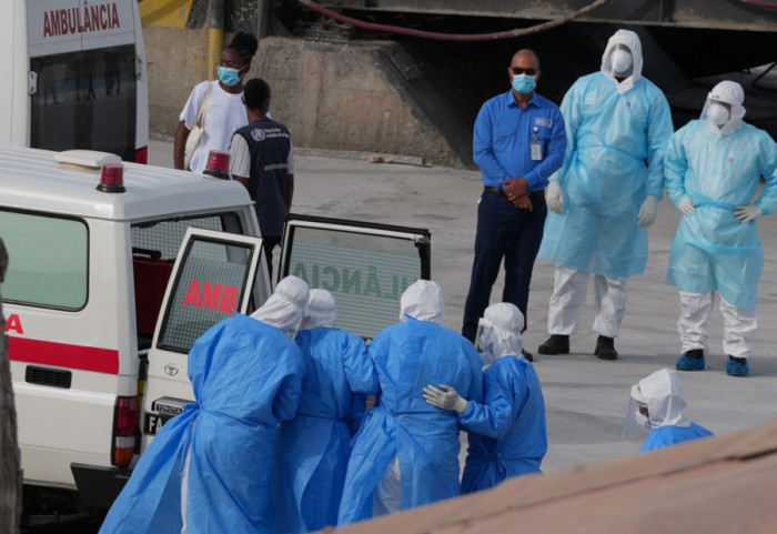 Światu grozi epidemia? Trwają poszukiwania pasażerów, którzy mogą roznosić patogen