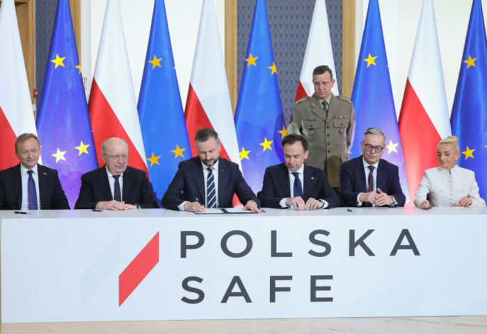 Umowa dot. programu SAFE podpisana. Wielka modernizacja czy pułapka zadłużenia?
