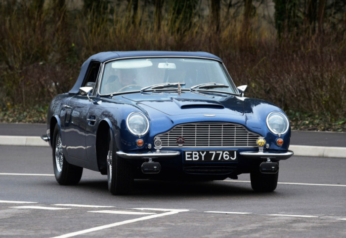 Aston Martin wkrótce może przejść w ręce Chin. Nie pomoże nawet James Bond