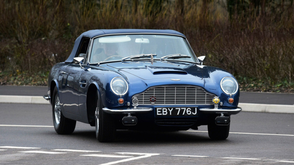 Aston Martin wkrótce może przejść w ręce Chin. Nie pomoże nawet James Bond
